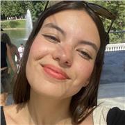 Hola! Soy una chica joven que busca alumnos a los que pueda transmitir mi gusto y pasión por el inglés